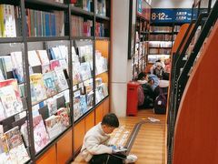 -西西弗书店&矢量咖啡(凯德晶萃广场店)