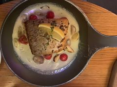 香煎挪威三文鱼白酒忌廉汁-MR.ROCKY洛奇先生RESTAURANT&BAR(宝安壹方城店)