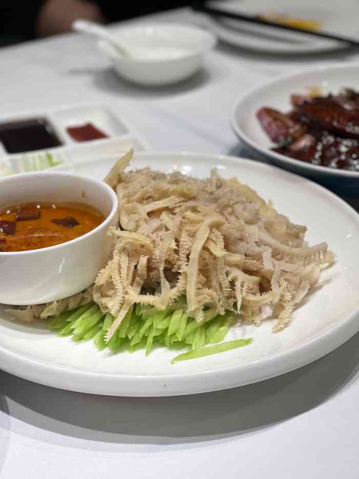 大回小回烤鸭店(西安大路店)-"真的大不如前了,人也稀少了,希望商家想