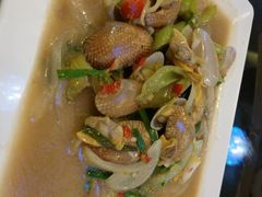 -J Daeng Seafood