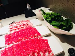 -海底捞火锅鲜切牛肉主题店(长寿路店)