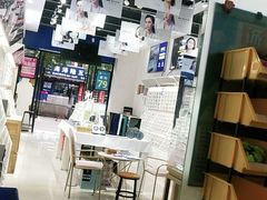 -诺柯视眼镜-蔡司依视路官方工厂店(淞南一店)