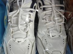 -翰皇直营洗衣洗鞋(望京鹿港店)