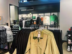 -百年港湾奥特莱斯(香炉礁店)