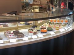 面包甜点陈列柜-PAUL LAFAYET 法式甜品(港汇广场店)