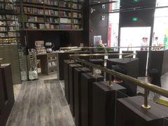 -钟书阁(群光广场店)