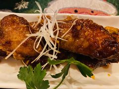 甜辣鸡翅佐以辣蒜汁-WOLFGANG PUCK KITCHEN & BAR(迪士尼小镇店)
