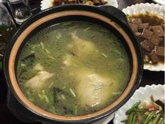 石耳土鸡汤-九华山友谊土菜馆 小资餐厅