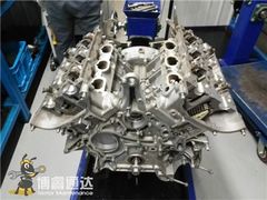 奔驰发动机烧机油大修-博睿通达汽车修理站