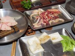 -围炉肉舍•炭烤活鳗•丹东海鲜烤肉(步行街店)