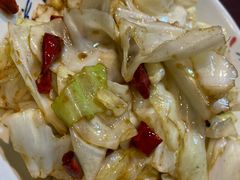 手撕包菜-昱龙大盆牛蛙馆(三兴街总店)
