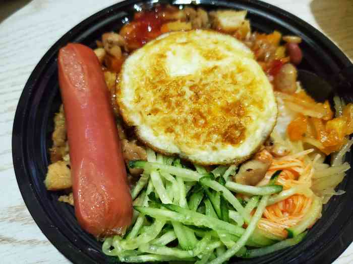 遇见烤肉拌饭(中环店)-"主要是做外卖的吧,烤肉饭有点咸,味道还可.
