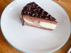 古典黑白牛奶巧克力蛋糕-双焙咖啡馆