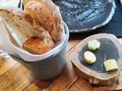 餐前包-AZUL by FUEL蓝色·法式酒馆(琶醍店)