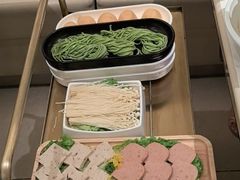 -左庭右院鲜牛肉火锅(金山万达店)