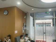 -雅悦齿科(顾村公园店)