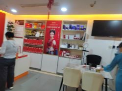 -斑小将品牌体验店