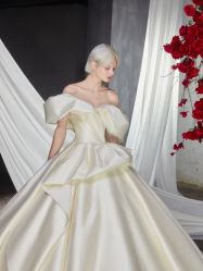 -Lady  Jane高端婚纱礼服馆