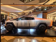 -TESLA 特斯拉(上海太古汇体验店)