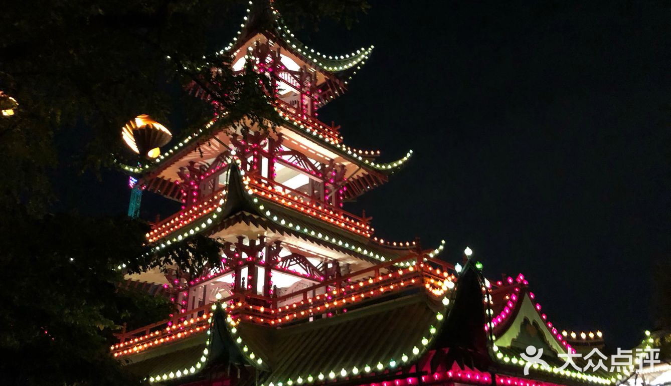 趣伏里公园：世界上最古老的游乐园之一