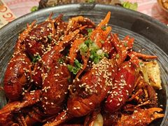 -肥肥虾庄·金牌油焖大虾(汉街SKP店)
