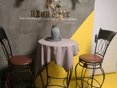 -HIGH FIVE哈福手工汉堡(桂林路店)