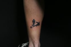 铲球-怪咖纹身刺青