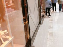 -BURBERRY(上海港汇恒隆广场店)