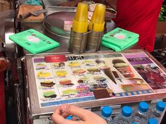 -詹爷爷乌节路街头冰淇淋