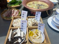-阿婆情腊排骨火锅·野生菌季(古城旗舰店)