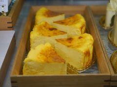黑金巴斯克蛋糕-KNOTKNOT珞珞·日式甜品(K11店)