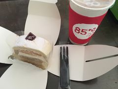 -85度C(生甜甜圈研究工坊·上海平凉店)