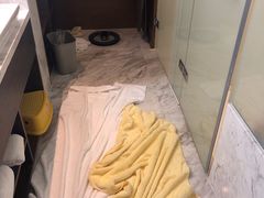 -上海滴水湖皇冠假日酒店