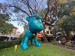 -Chom Cafe and Restaurant