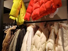 -燕莎奥特莱斯购物中心