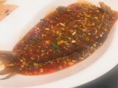 葱烧武昌鱼-亢龙太子酒轩(东湖店)