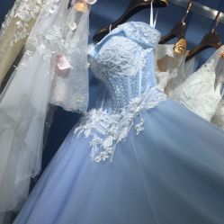 -觅白婚纱礼服馆