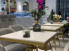 -Fridi Patisserie Cafe