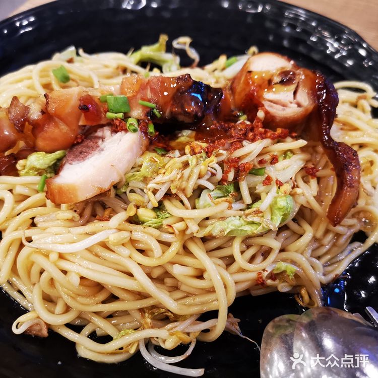 美食广场好多好多好吃的