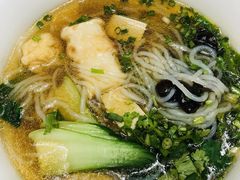 -上海滴水湖皇冠假日酒店