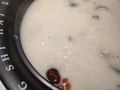 -洪氏嗨捞·广东猪肚鸡·椰子鸡火锅(西咸万象城店)