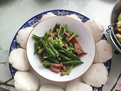辣椒炒肉夹馍-秀水人家