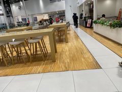 -杭州中沃沃尔沃4S店(滨江区店)
