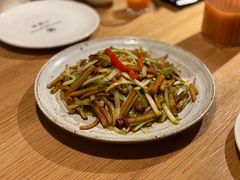 -山楂树融合菜餐厅