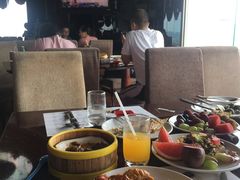-荣誉国际酒店-云顶旋转餐厅