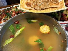 -乡土黄·鲜牛肉火锅·小龙虾(兴业街店)