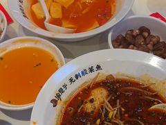 -渝是乎酸菜鱼·川渝小炒(新世界百货望京店)