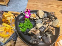 -一朵菌·野生菌探索家火锅(南亚店)
