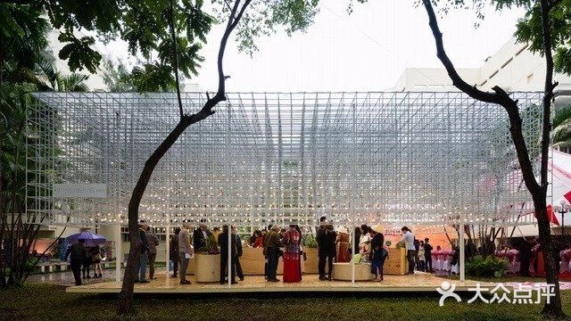 河内街头的市场 