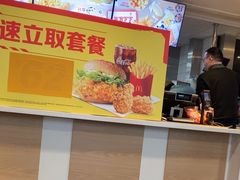 -麦当劳(汉口火车站候车室店)